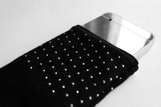 ETUI TELEFON czarne srebrne drobinki