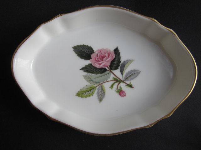 Wedgwood Hathaway Rose szlachetnie porcelanowa paterka użytkowa kolekcjonerska dekoracyjna