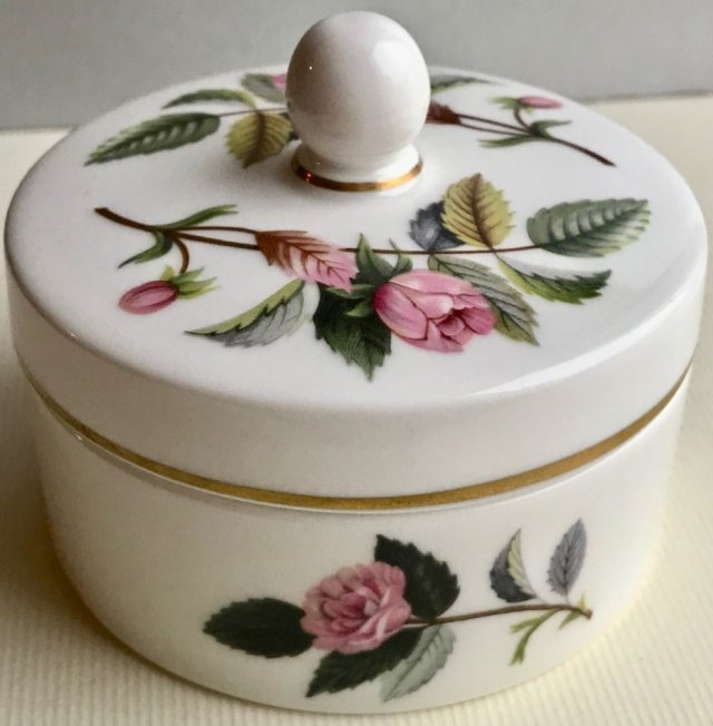 Girlandy róż ❤ WEDGWOOD - Puzdro ❤ Hathaway Rose #6