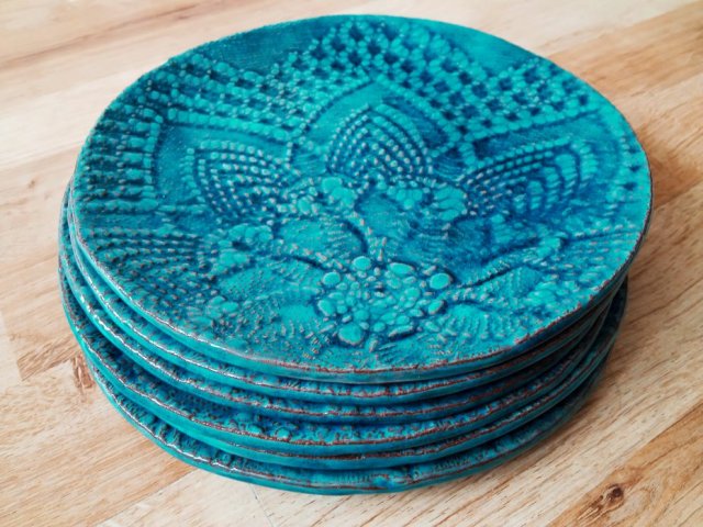 Handmade ceramiczny talerz niebieski z wzorem