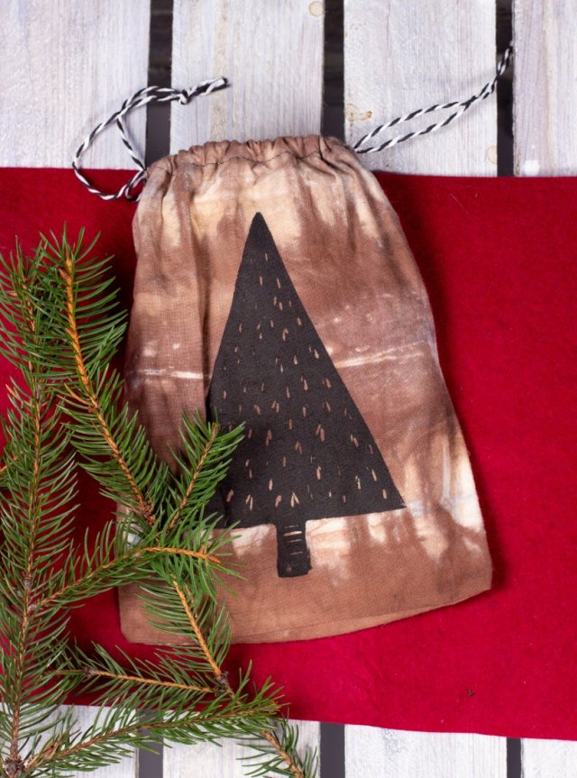 Termoforek brązowy z choinką