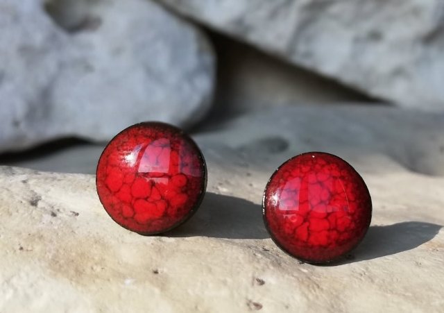 Ceramiczne czerwone kolczyki na sztyftach ze stali chirurgicznej DAMSKI PREZENT NOWOCZESNA biżuteria autorska GAIA ART