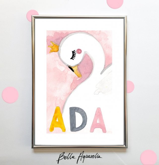 Akwarela oryginalna A5 "Ada", niepowtarzalny obrazek ręcznie malowany, do dziecęcego pokoju, literka A, dla dziewczynki, łabędź, korona, róż