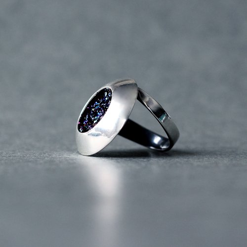 Srebrny pierścionek regulowany z karborundem