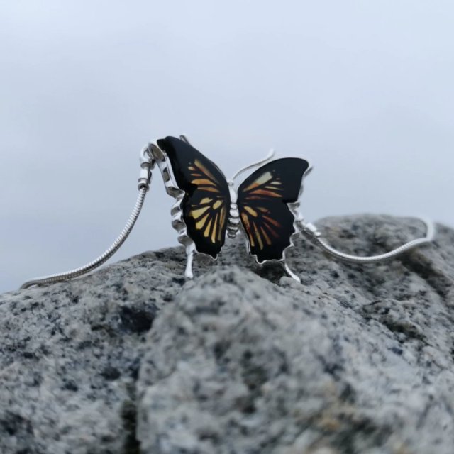 BRANSOLETKA BURSZTYNOWA MOTYL DECOR