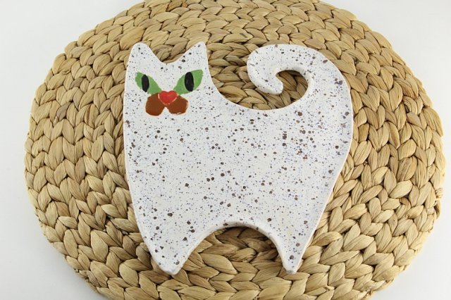 Ceramiczny talerz w kształcie kota