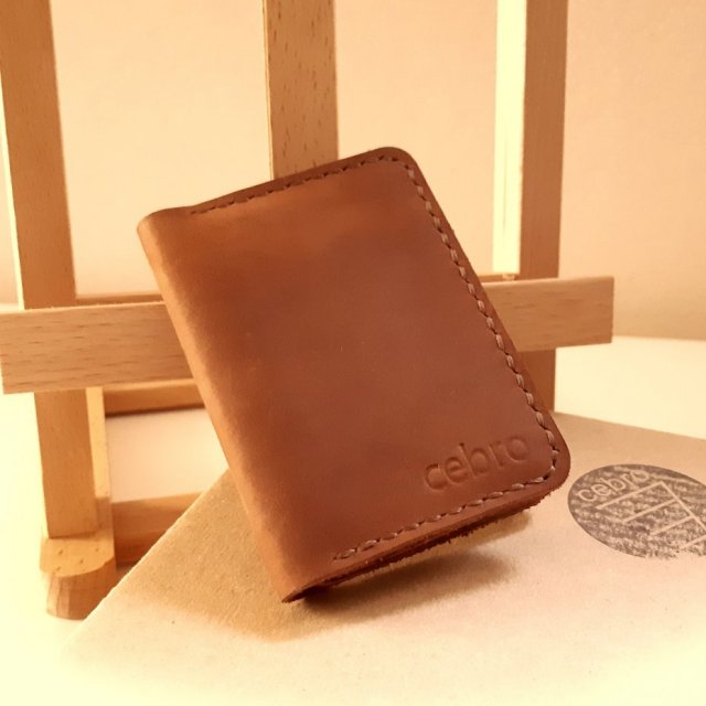 Brązowy skórzany portfel/etui na dokumenty ręcznie robiony od Luniko
