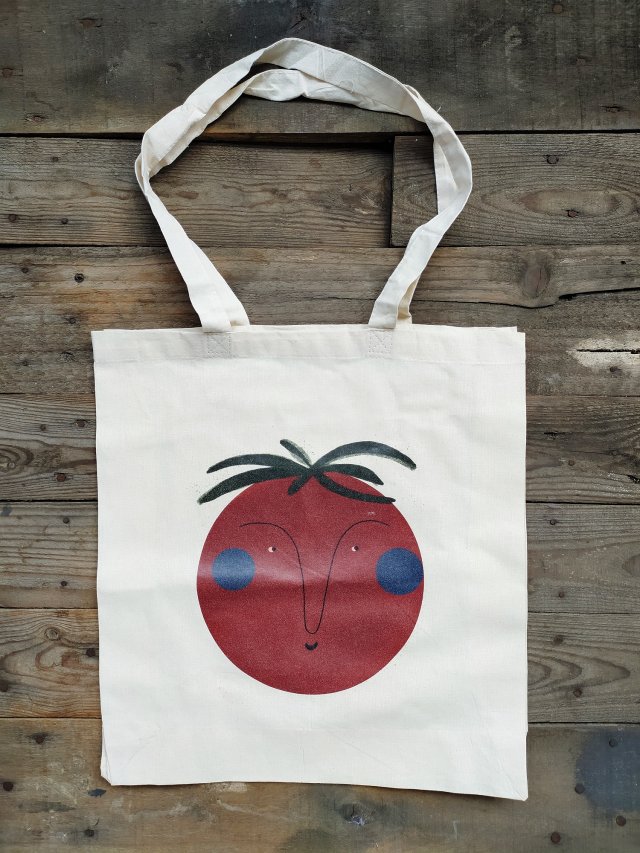 torba ekologiczna z pomidorem