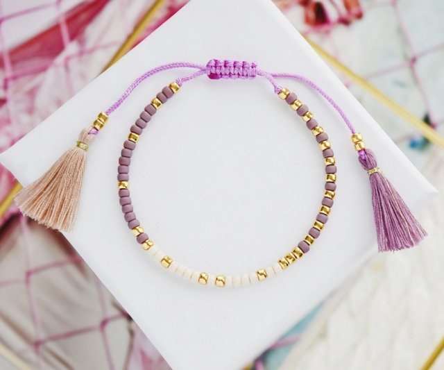 Bransoletka na sznurku z chwostami fioletowo-kremowa Minimal Violet and Gold