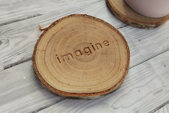 Podstawka pod kubek, brzozowy plaster drewna, wzór IMAGINE, dla marzyciela, fana muzyki, podstawka z napisem, grawerem, boho