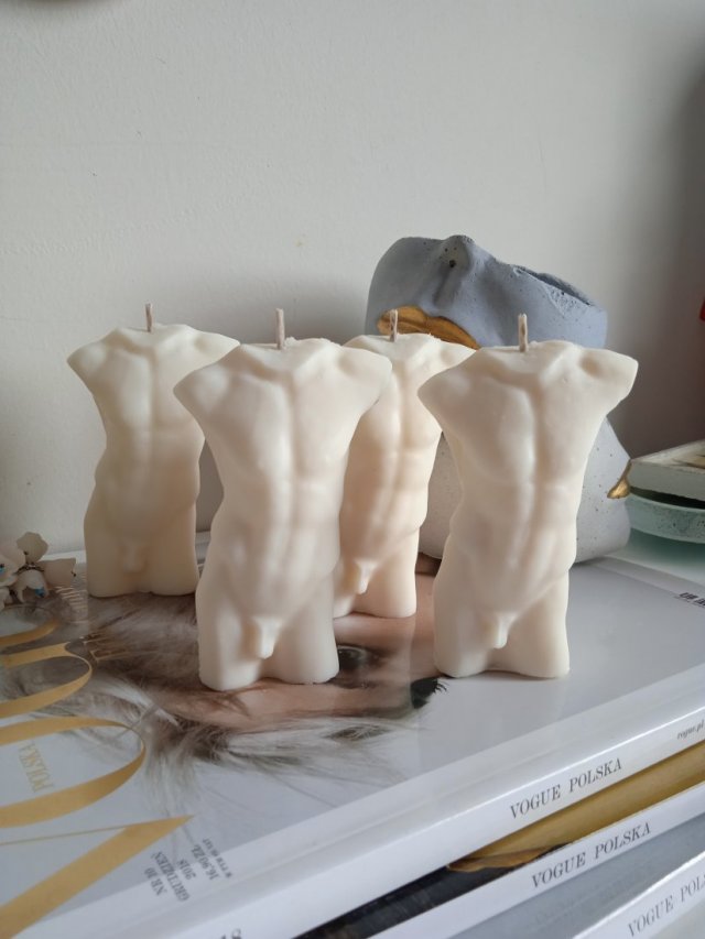 Świeca męskie ciało wosk sojowy torso candle