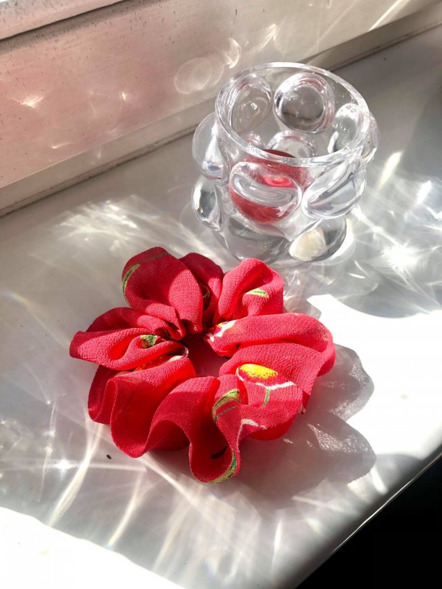 Pela' SCRUNCHIE " Malina " ozdoba do włosów w malinowym kolorze