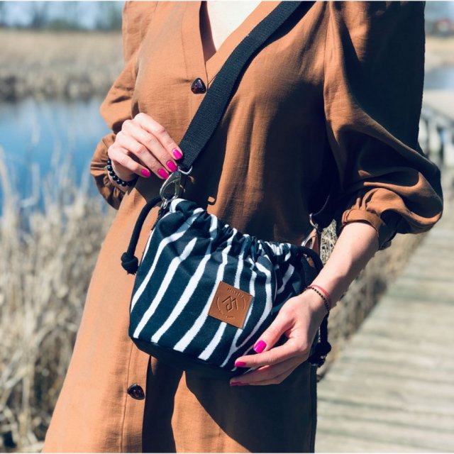 Mała torebka Mili Bucket Bag - zebra