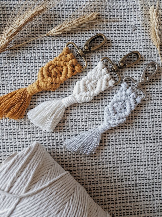 Breloczek pleciony ze sznurka, makrama, boho, macrame