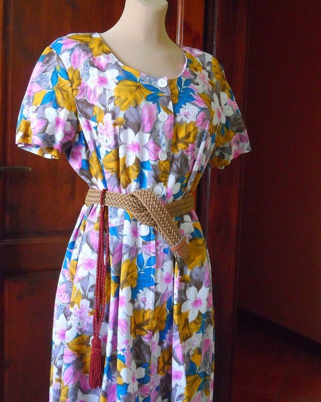 sukienka vintage, w kwiaty, letnia