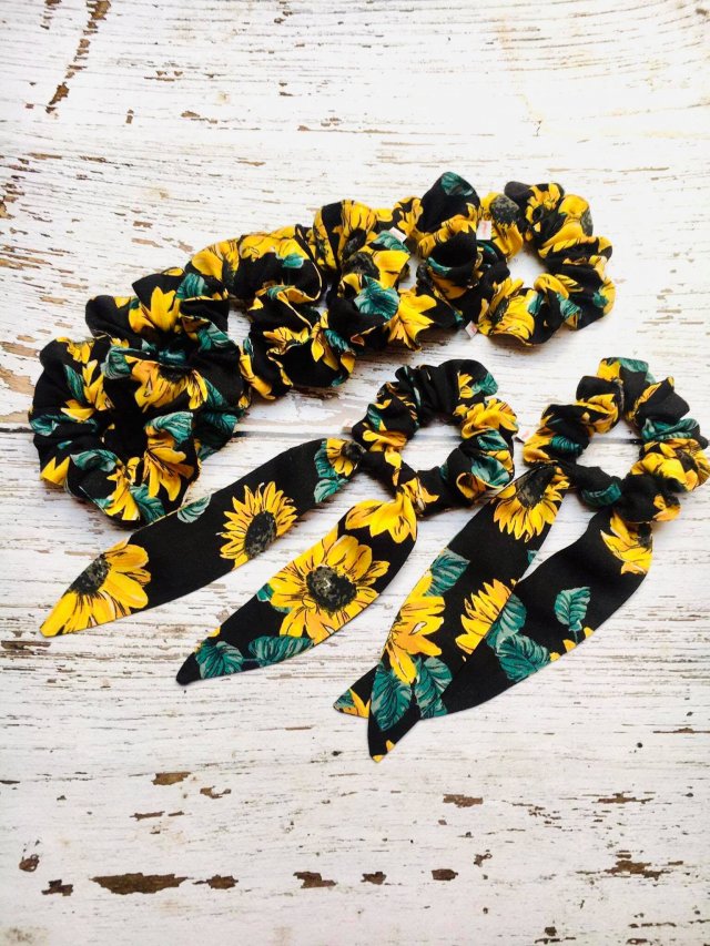 Pela' SCRUNCHIE Sunflower | czarna w kwiaty