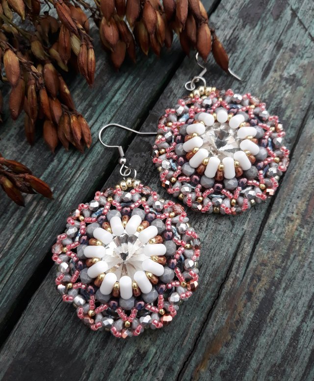 ,,z kryształową rivoli,,