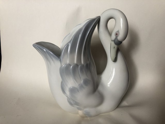 Wyjątkowej urody Łabędzia porcelanowa rzeźba przestrzenna - wazon Made in Spain
