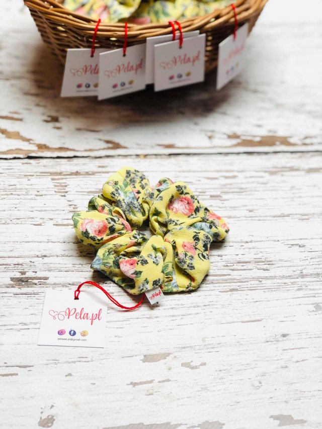 Żółta scrunchie do włosów na lato RÓŻA