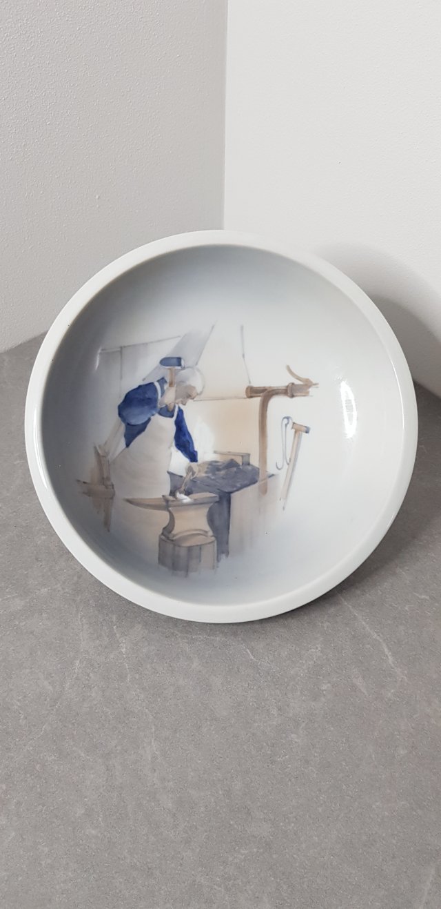 Porcelanowy Kolekcjonerski Talerz Misa Kjøbenhavns Porcellains Maleri "Kowal" Ręcznie malowana patera