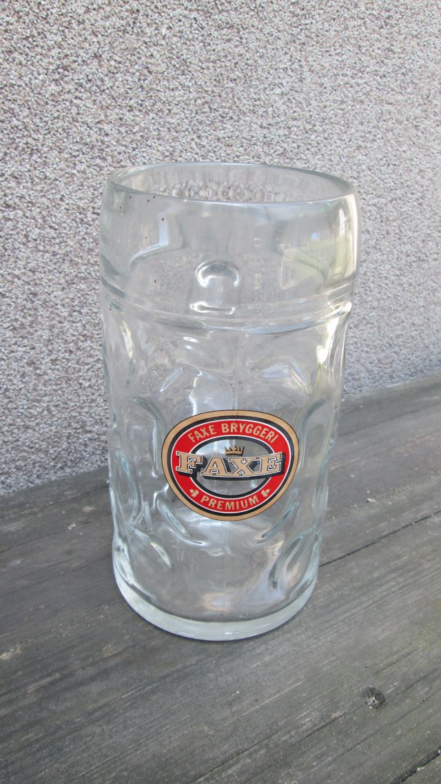 Ogromny kufel