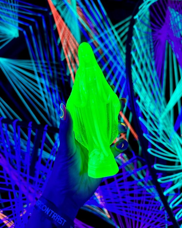 Figurka Matka Boska Yellow Neon