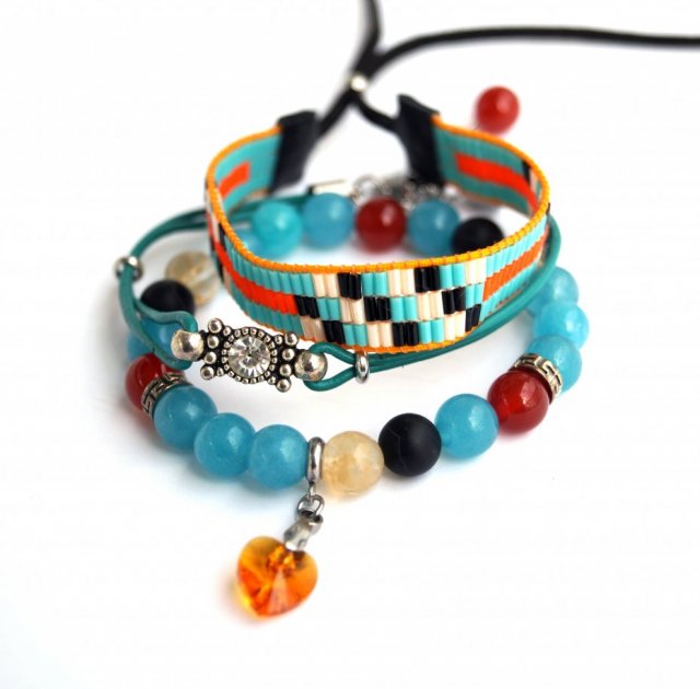 Komplet bransoletek w stylu boho