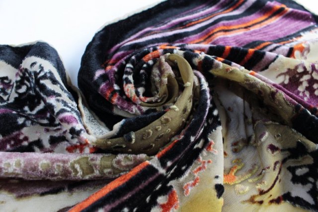 Exclusive velvet scarf silk
