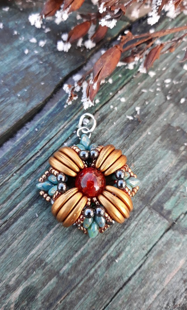 ,,z agatem,  wisiorek,,