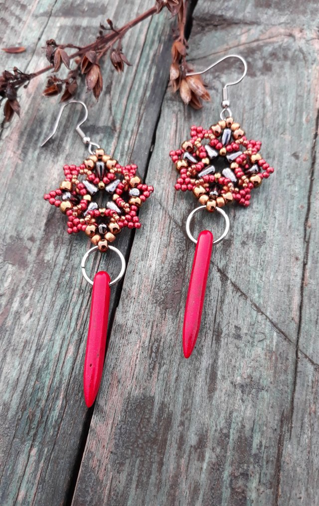 ,,z czerwonym kolcem,,