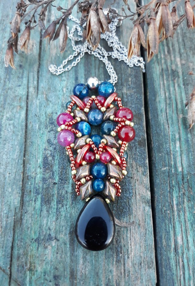 ,,wisior z  turmalinem,,