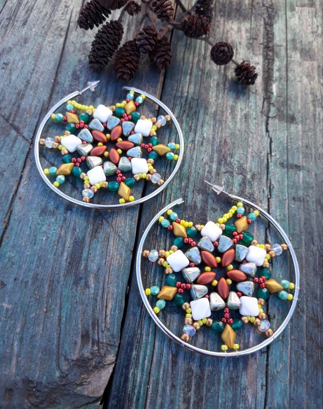 ,,ażurowe obręcze,,