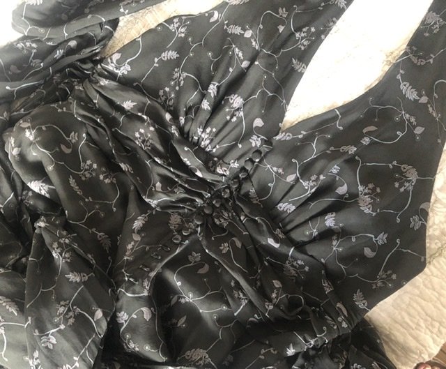 Silk b. Joung model design : 2449 D4 1077 garcia dr. Style - jedwabna sukienka bez pleców