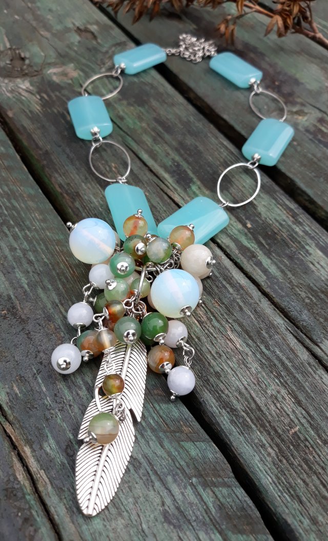 ,,korale z błękitnego kwarcu,,