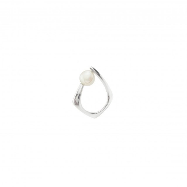 PEARL ring / glossy silver with white pearl