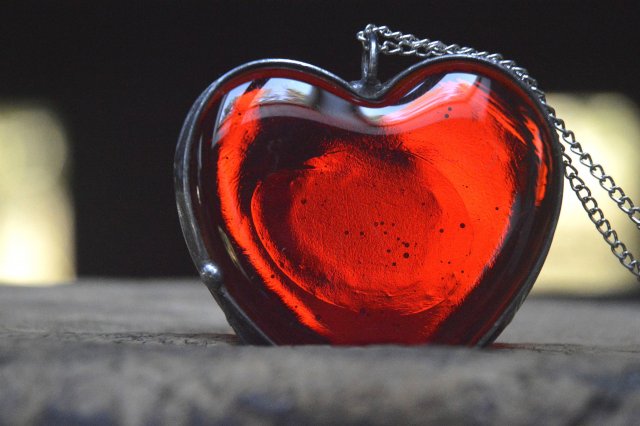 Glass Red Heart  - wisior serce