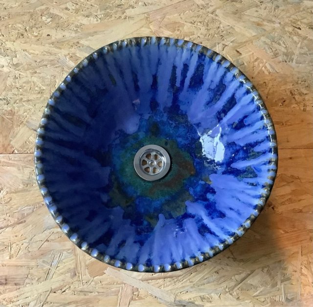 Ceramiczna umywalka "Wzburzone morze"