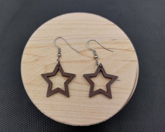 Kolczyki drewniane GWIAZDKI BRĄZOWE