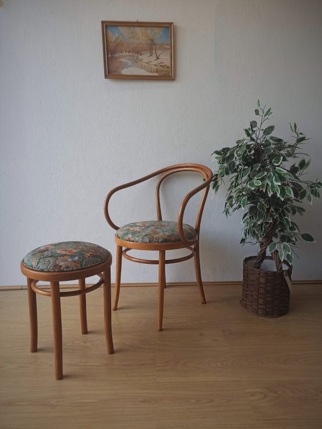 Drewniane krzesło i stołek Radomsko / Thonet, lata 50.