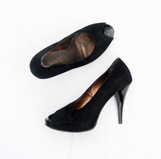 SZPILKI- BUTY 38