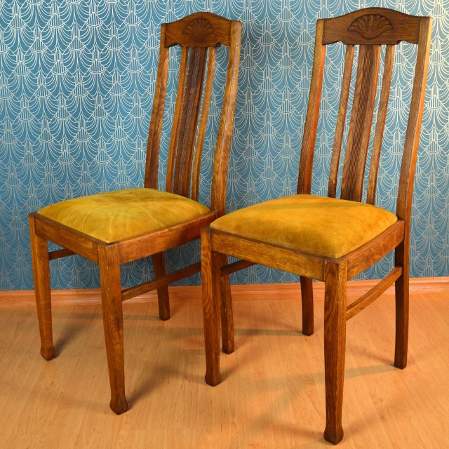 Para secesyjnych krzeseł tapicerowanych  Niemcy, początek XX wieku.