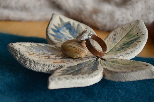Ceramiczny liść, jesienny talerzyk dekoracyjny
