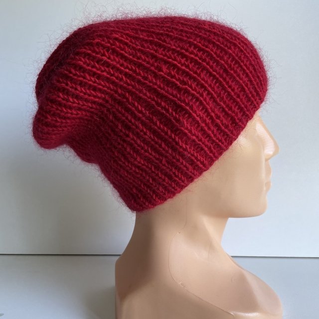 Handmade Czapka damska AUREA 100% Baby Merino plus moher i jedwab 16/14 Czerwony