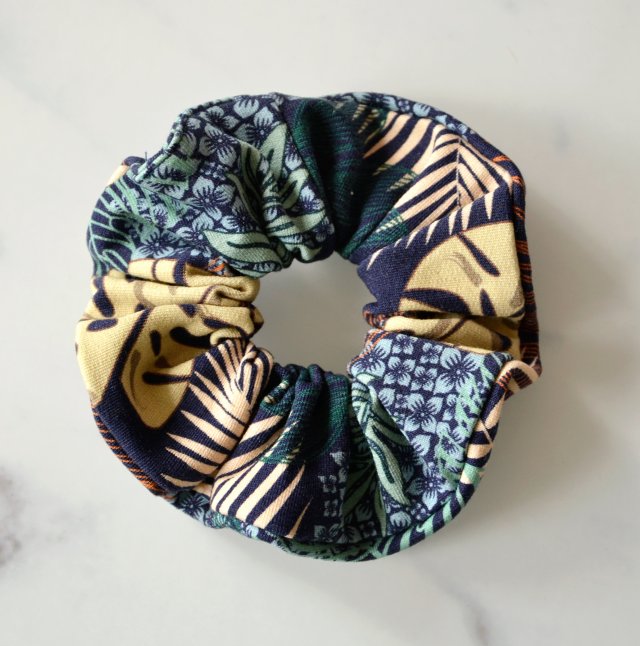 Gumka scrunchie Liście