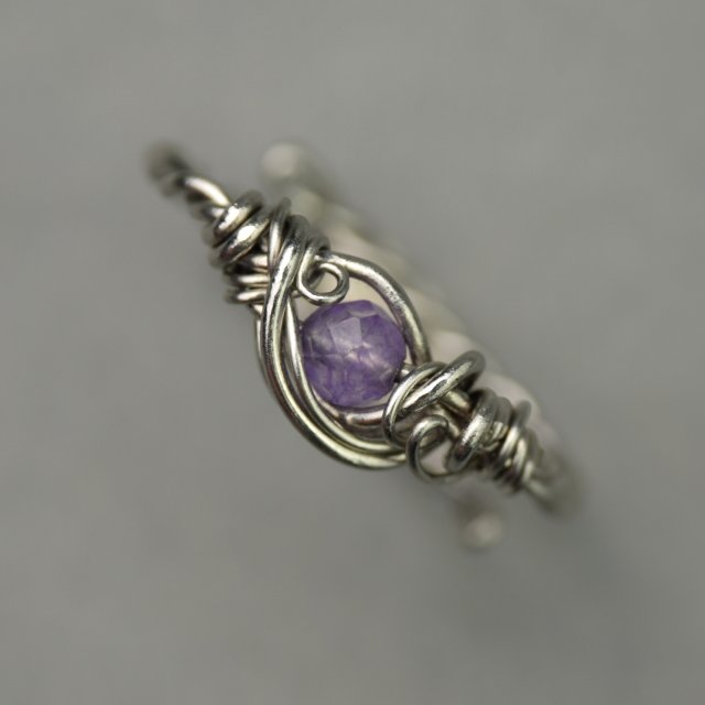 Pierścionek regulowany ametyst, wire wrapping, stal chirurgiczna