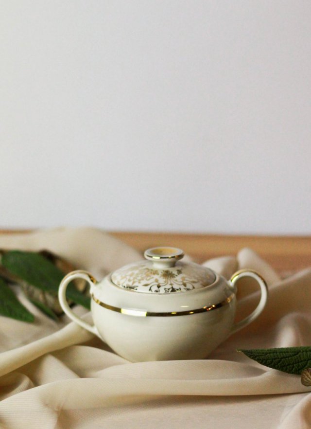 Porcelanowa cukierniczka