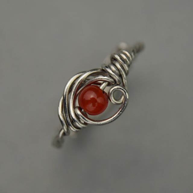 Mini pierścionek regulowany karneol, wire wrapping, stal chirurgiczna