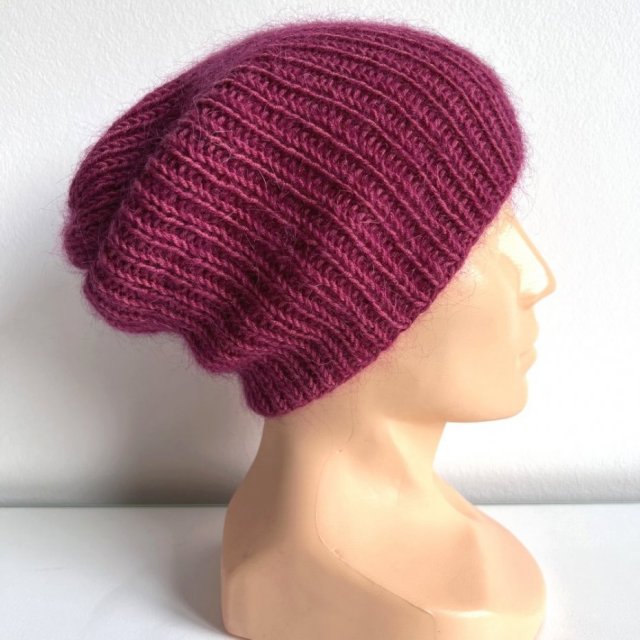 Handmade Czapka damska AUREA 100% Baby Merino plus moher i jedwab 41 Śliwka