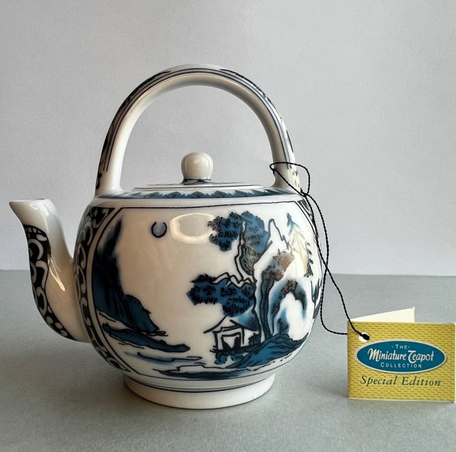 Collectable - Porcelain Art ❀ڿڰۣ❀ Miniature Teapot - Special Edition ❀ڿڰۣ❀ Imbryk Kolekcjonerski