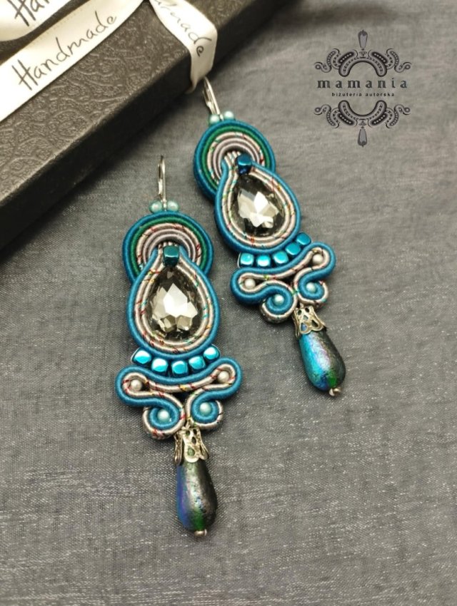 wiszące smukłe kolczyki sutasz